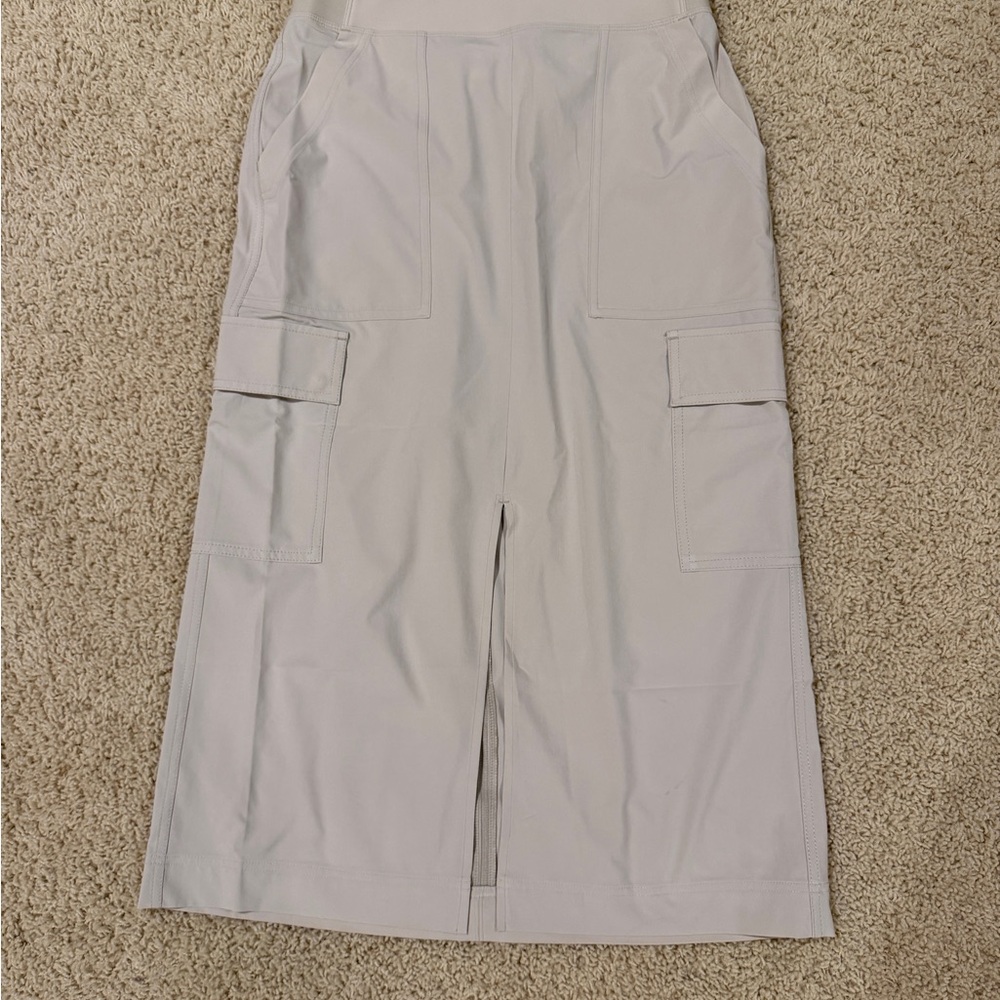 Athleta Light Beige Cargo Skirt